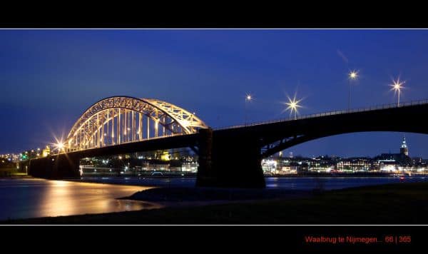 Apoios do NEC animam o Grote Markt em Nijmegen rumo à Liga dos Campeões