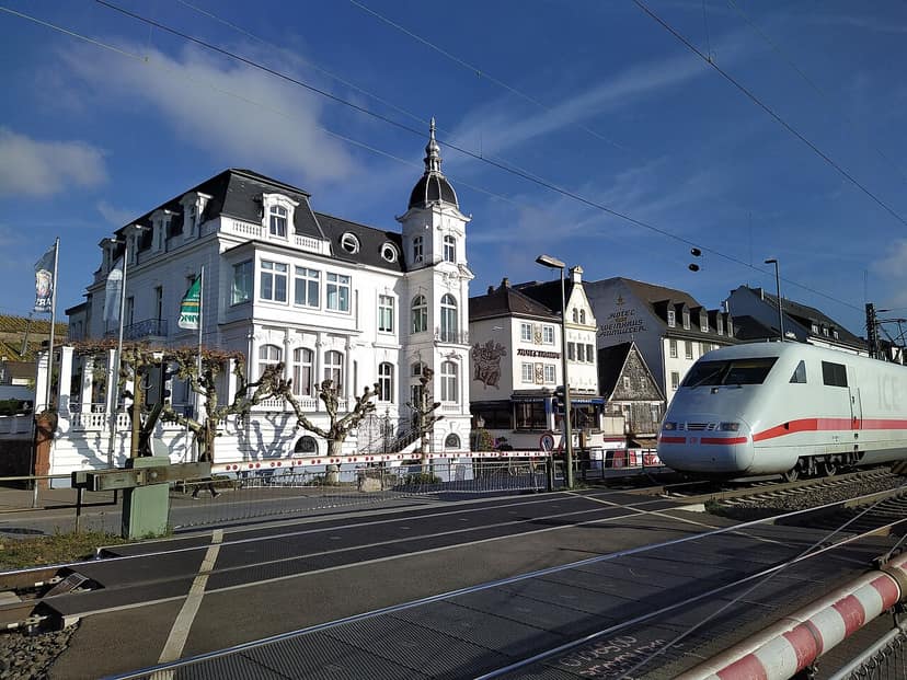 Albulaline in Graubünden suspended due to landslide