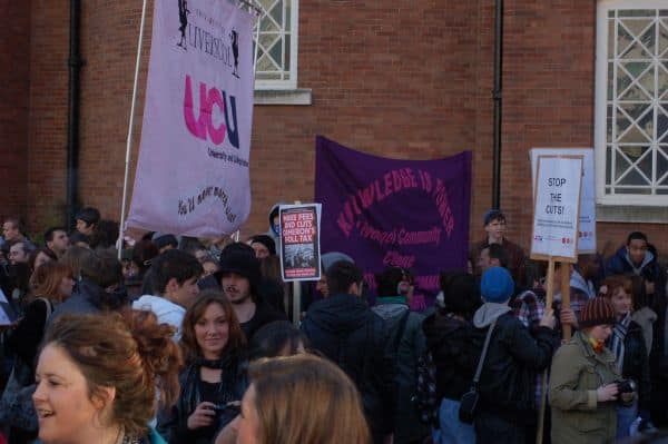 Migliaia di studenti protestano contro le politiche di One Nation