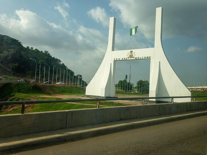 Tonto Dikeh lancia il nuovo Tabernacolo Profetico del Vino a Abuja