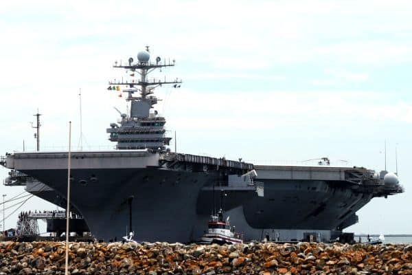 Pete Hegseth respinge le affermazioni sulle cattive condizioni della USS Abraham Lincoln