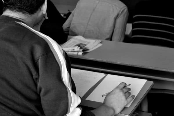 Especialistas em psicologia analisam relação entre carro sujo e stress
