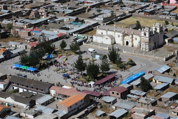 El Salvador envía 100 toneladas de ayuda humanitaria a Colombia tras terremoto