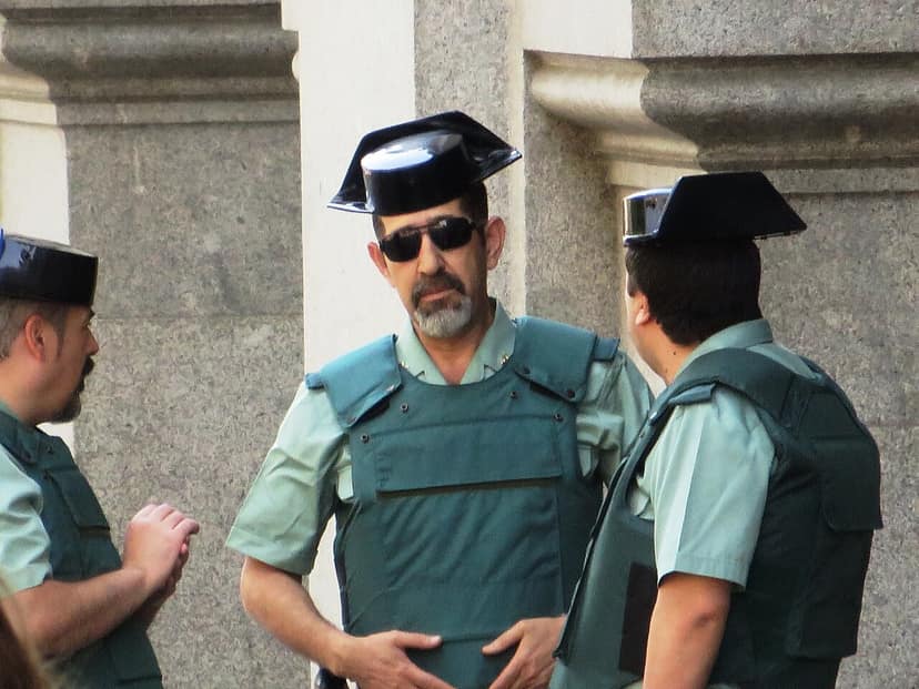 Muore un migrante nel tentativo di entrare a Ceuta col parapendio