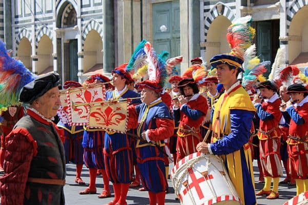 Palio di Siena wegen schlechten Wetters verschoben