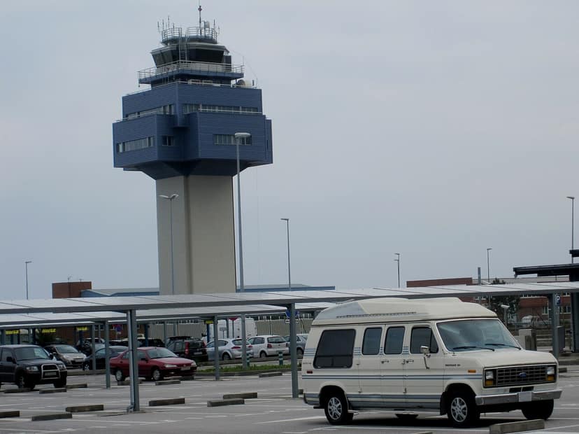 Avería eléctrica en la torre de control paraliza el aeropuerto El Prat