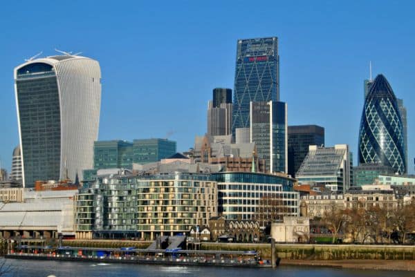 UK-Wirtschaft wächst im zweiten Quartal um 0,4% trotz globaler Spannungen