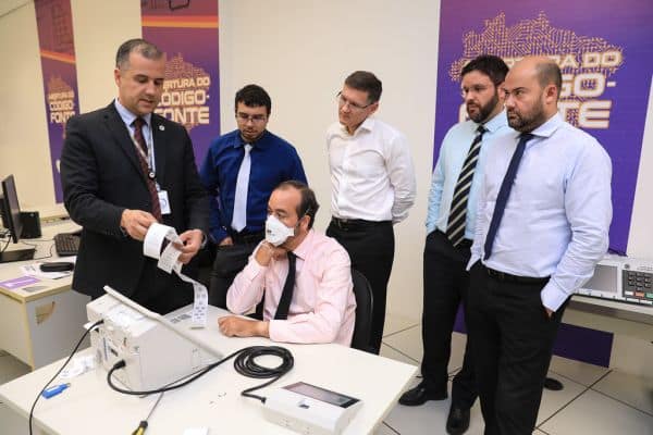 La PF arresta a tres personas en operación contra la venta de diplomas falsos en MG
