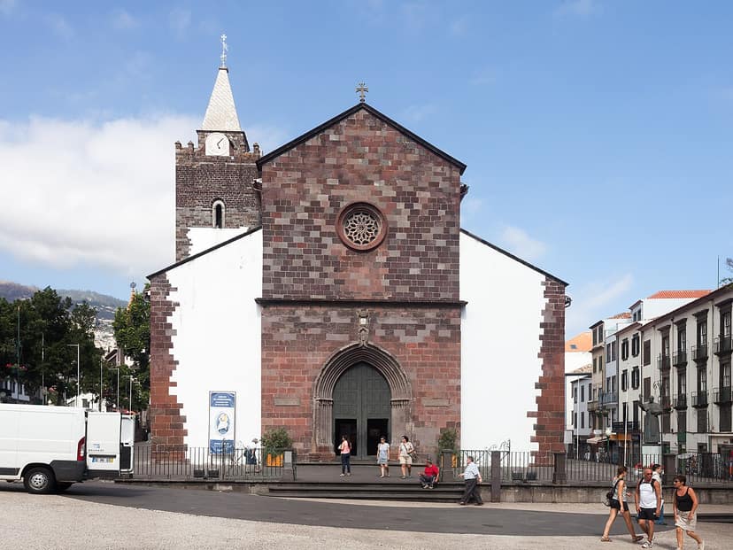 Cristiano Ronaldo reage a rumores de casamento na Catedral de Funchal
