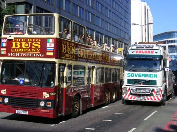 Burnham erweitert freien Busverkehr für Menschen mit Behinderungen in England