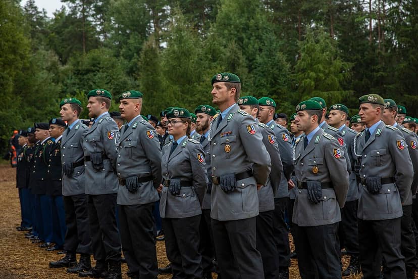 Armee stellt Apache-Helikopterflüge vorübergehend ein nach tödlichem Absturz