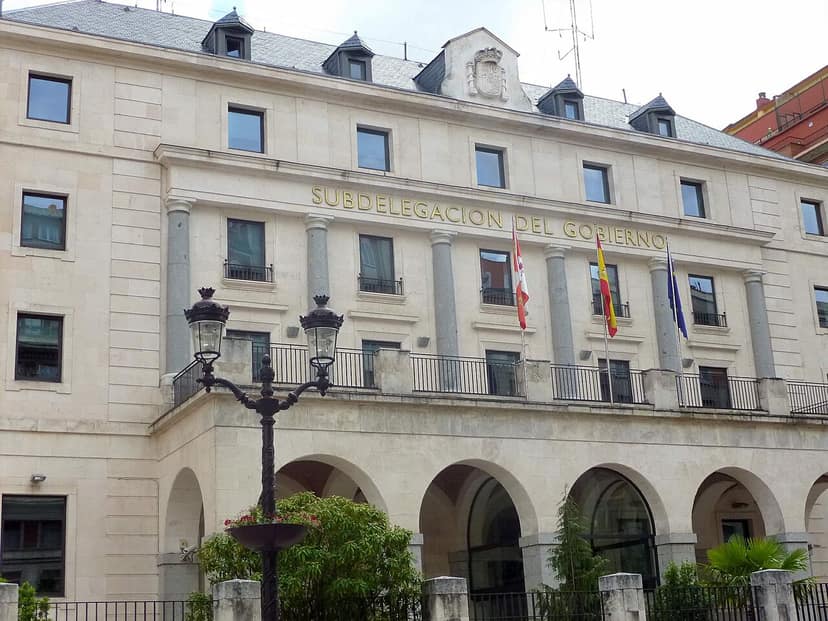 Vivas droht der Regierung mit rechtlichen Schritten wegen der Krise in Ceuta
