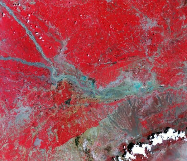 Über 700 Hilfstransporter erreichen Afghanistan aus Pakistan