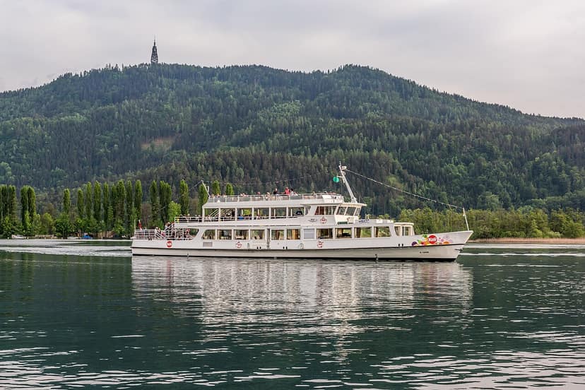 Türkisches Touristenboot in Fethiye abgebrannt: 115 Menschen gerettet