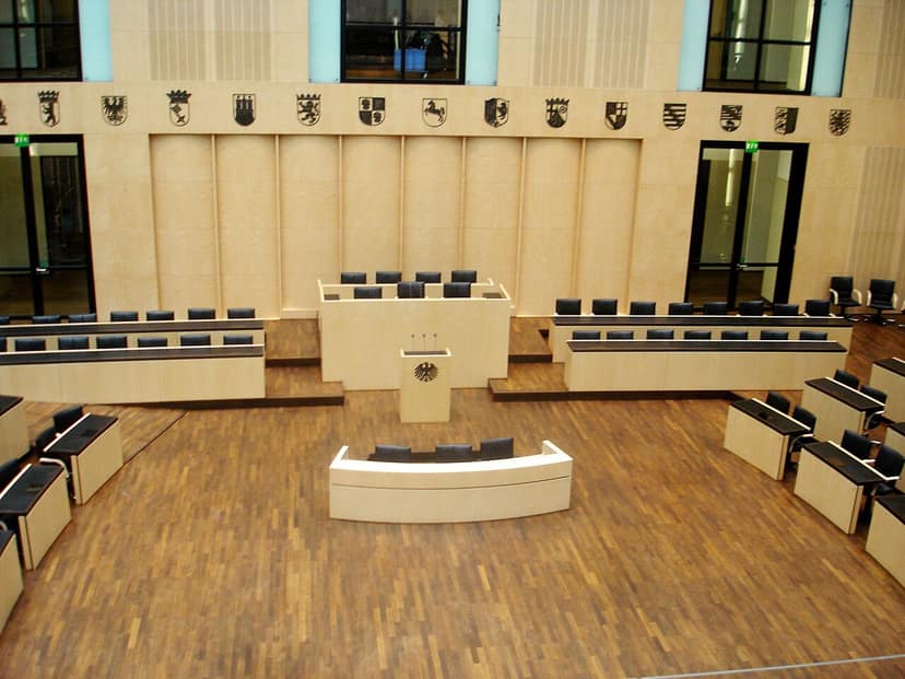 Löhne von Krankenkassen-Chefs sollen auf Bundesrat-Niveau begrenzt werden