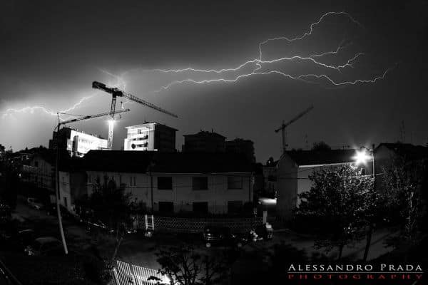 Starke Gewitter und Blitze erleuchten Rom in der Nacht vom 17. August