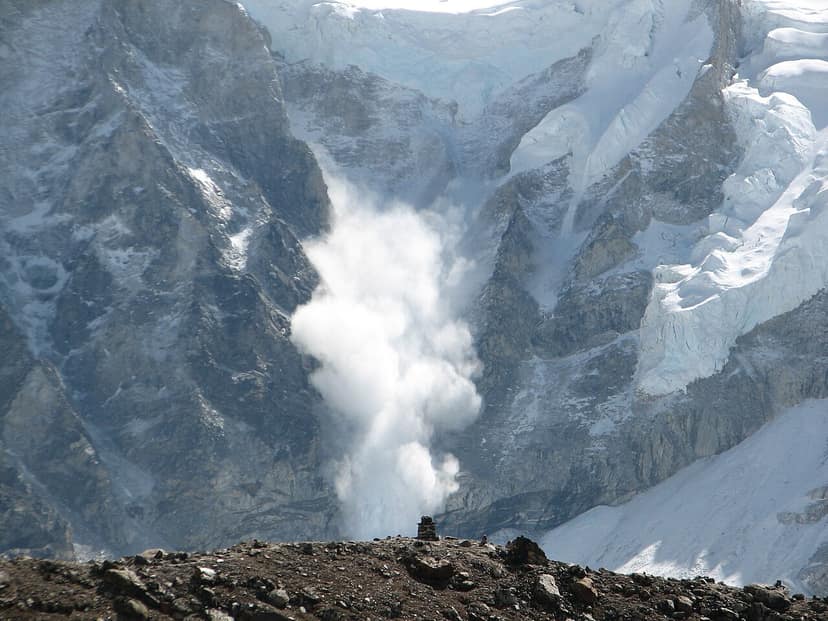 Nepal: encuentran los cuerpos de cinco alpinistas en el monte Yalung Ri
