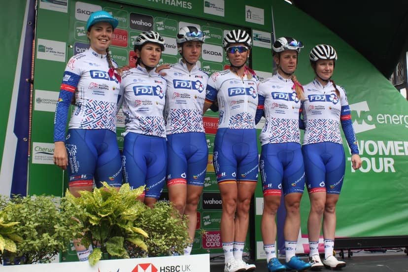 Demi Vollering wint voor de tweede keer de Tour de France Femmes